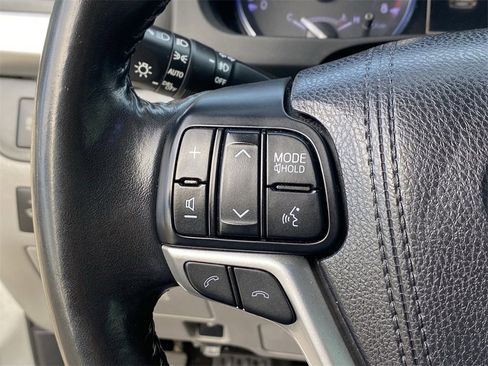 Certified 2018 Toyota Highlander XLE image 25