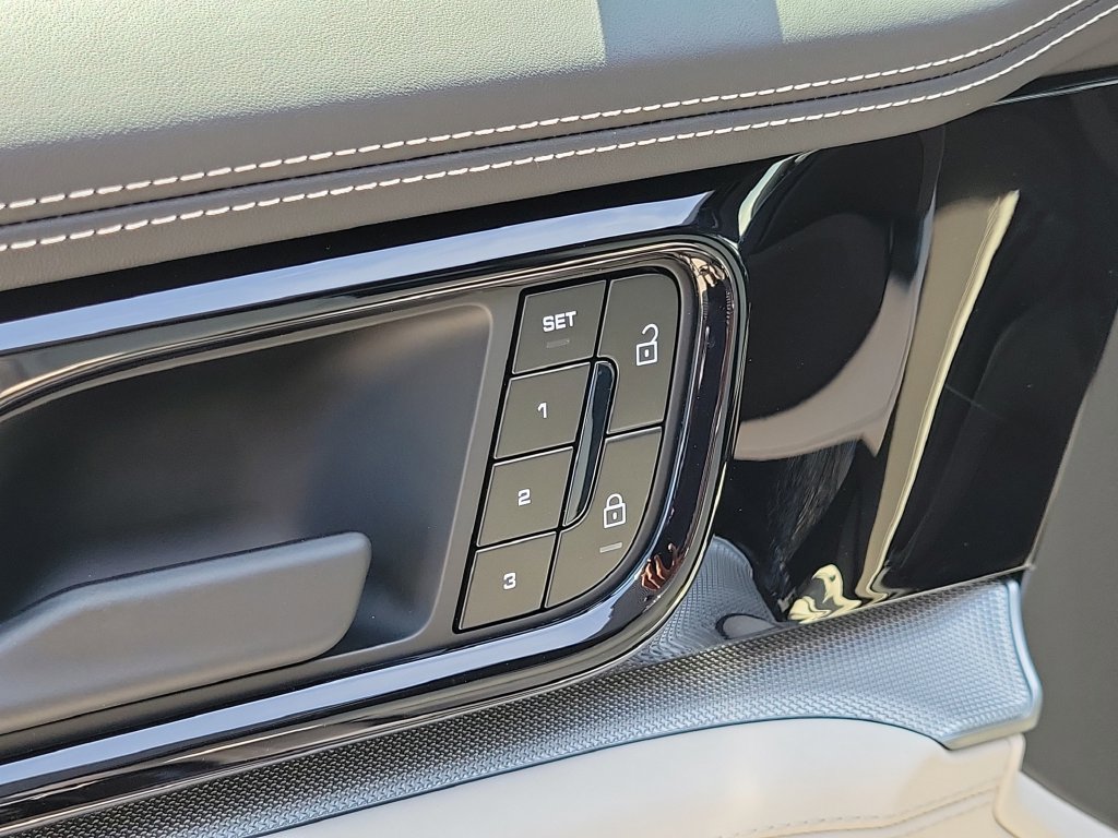 New 2026 Porsche Panamera 4 AWD/4WD image 25