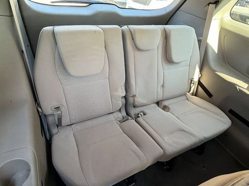 Used 2017 Kia Sedona LX FWD image 21