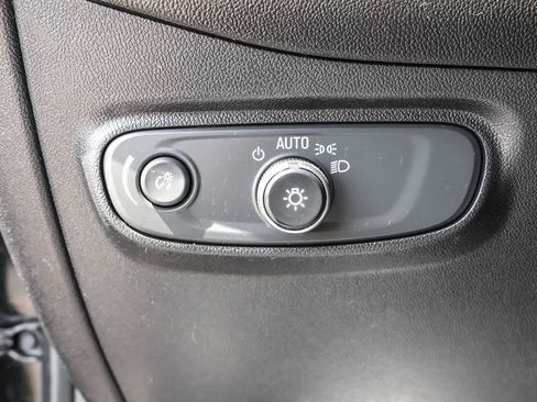 Used 2018 Chevrolet Equinox LT w/ Sun & Infotainment Package FWD image 19