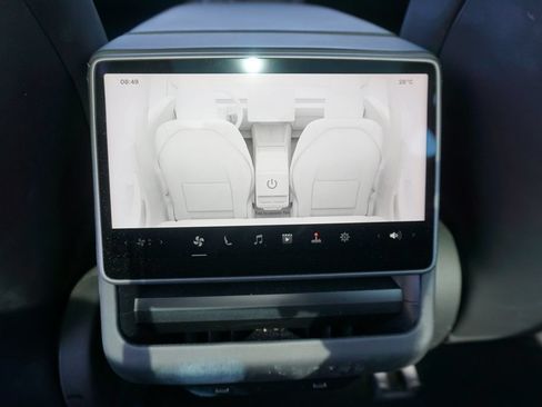 Used 2024 Tesla Model 3 Standard Range RWD image 18