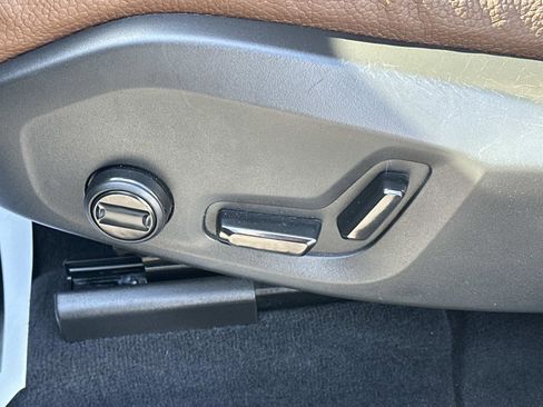 Certified 2023 Volvo XC60 B5 Plus w/ Climate Package image 18