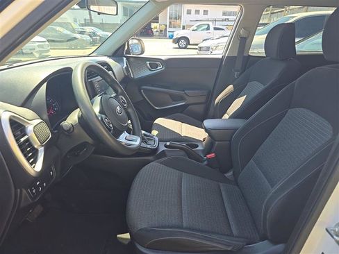 Used 2021 Kia Soul S FWD image 7
