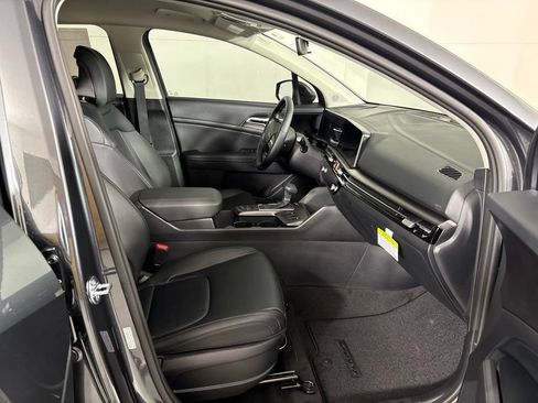 New 2026 Kia Sportage EX FWD image 16