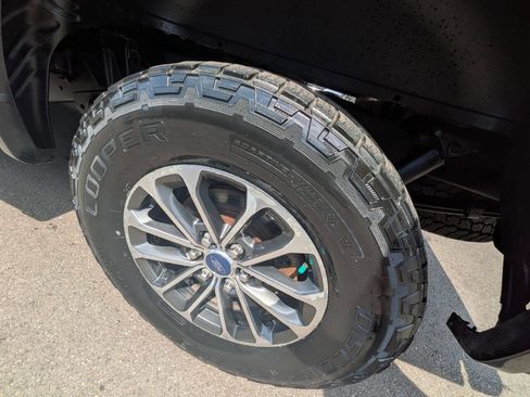 Used 2019 Ford F150 XLT w/ Equipment Group 302A Luxury AWD/4WD image 11