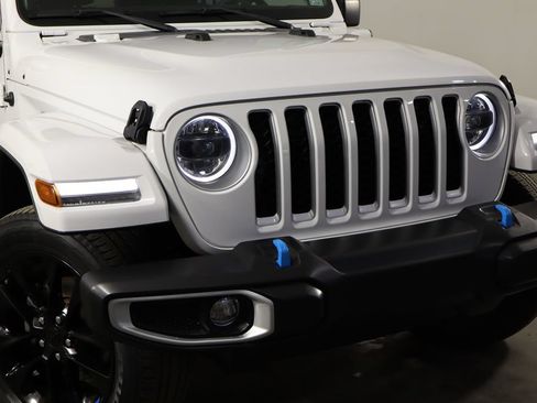 Used 2023 Jeep Wrangler Unlimited Sahara w/ Cold Weather Group AWD/4WD image 47