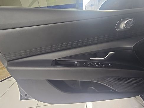 Used 2024 Hyundai Elantra SE image 12