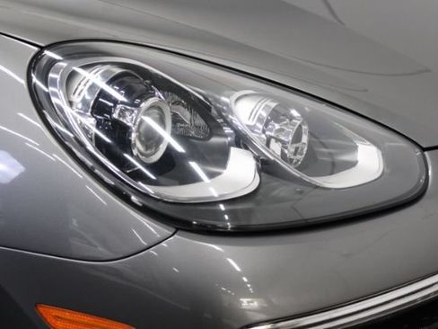 Used 2015 Porsche Cayenne S AWD/4WD image 32