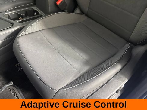 Used 2023 Volkswagen Taos SE w/ Panoramic Sunroof Package FWD image 15