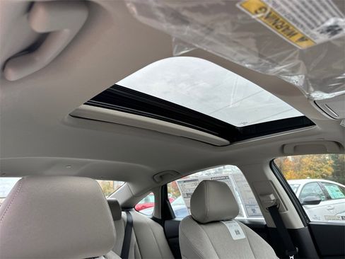 New 2025 Honda Accord SE image 10