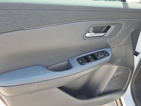New 2026 Nissan Leaf SV+ w/ Floor Mat Package (SV+) FWD image 17