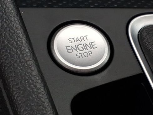 New 2026 Volkswagen Jetta SE FWD image 13