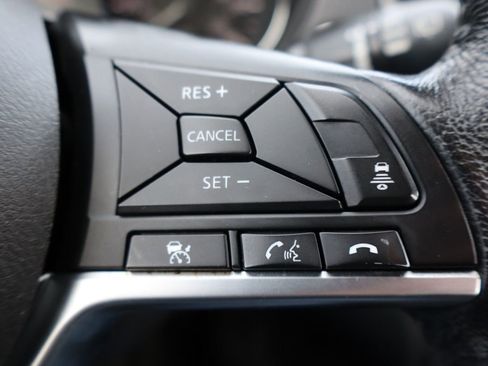 Used 2017 Nissan Rogue Sport SL w/ SL Premium Package image 31