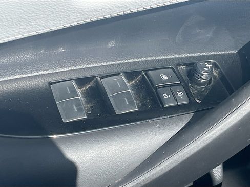 Used 2025 Toyota Corolla SE FWD image 18