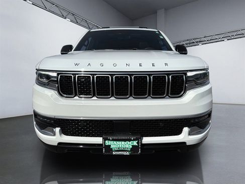 Used 2023 Jeep Wagoneer 4WD w/ Premium Group I image 10