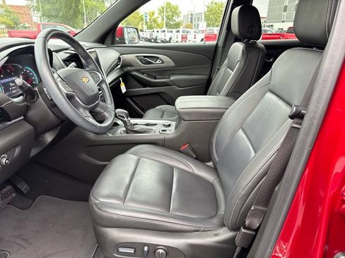 Used 2023 Chevrolet Traverse LT AWD/4WD image 9