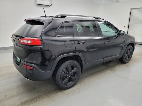 Used 2018 Jeep Cherokee Limited w/ Luxury Group AWD/4WD image 10