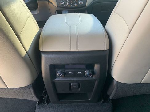 Certified 2023 Chevrolet Traverse LT FWD image 19
