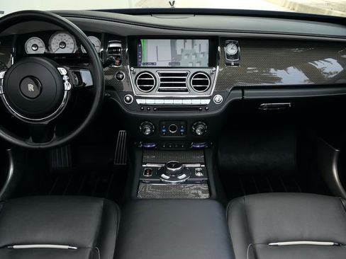 Used 2019 Rolls-Royce Dawn image 25