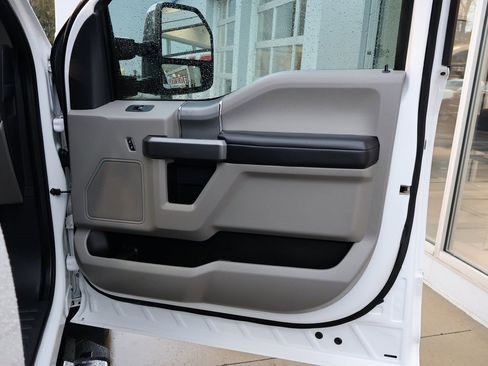 Used 2022 Ford F350 XLT w/ XLT Premium Package image 34