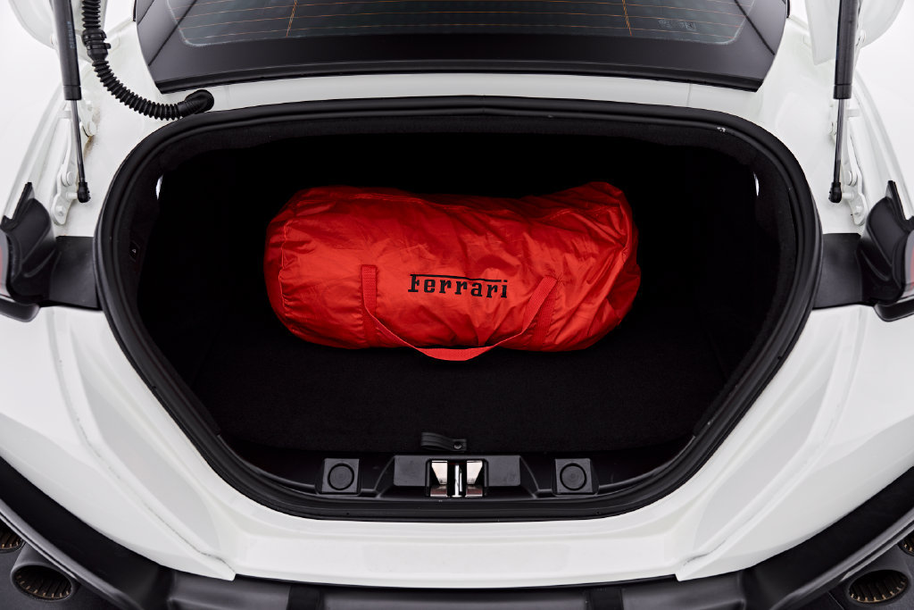 Used 2022 Ferrari Roma RWD image 34