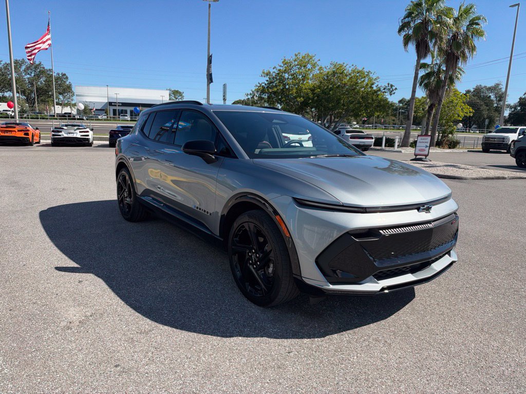 Used 2024 Chevrolet Equinox EV RS w/ LPO, Trailering Package FWD image 6