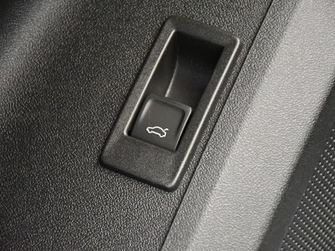Used 2025 Audi Q5 Premium Plus w/ Premium Plus AWD/4WD image 35