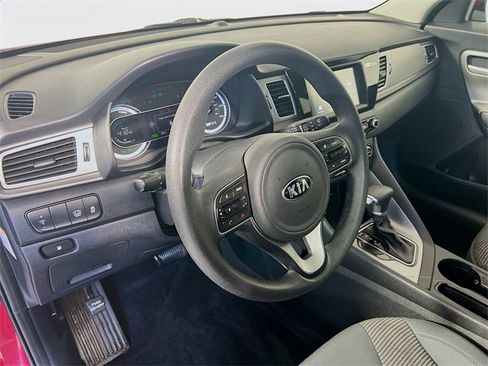 Used 2018 Kia Niro LX image 9