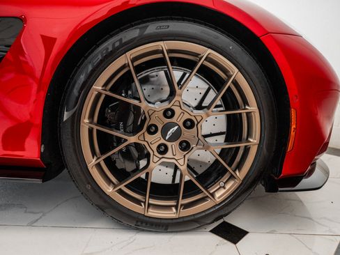 Used 2025 Aston Martin Vanquish image 51