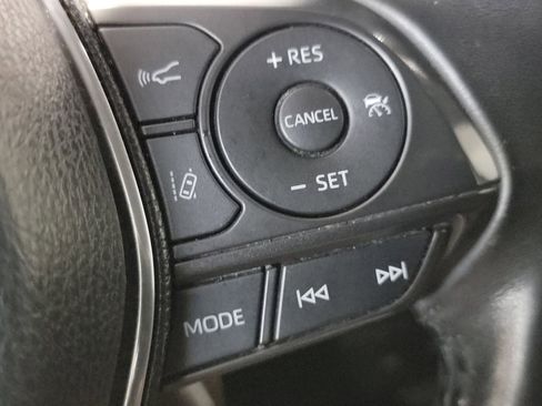 Used 2020 Toyota Camry SE FWD image 33