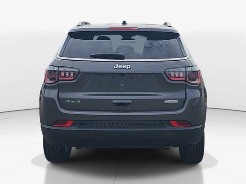 Used 2024 Jeep Compass Latitude AWD/4WD image 7