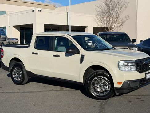 Used 2024 Ford Maverick XLT image 2