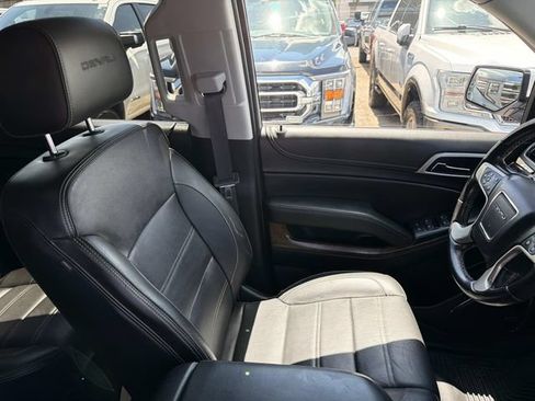 Used 2018 GMC Yukon XL Denali w/ Open Road Package RWD image 14