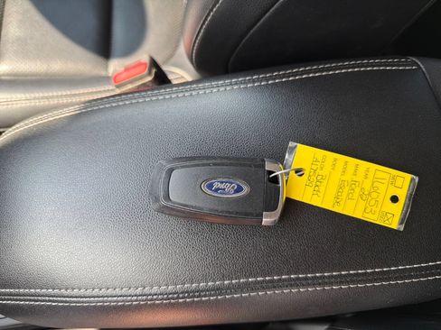 Used 2022 Ford Escape SEL FWD image 30