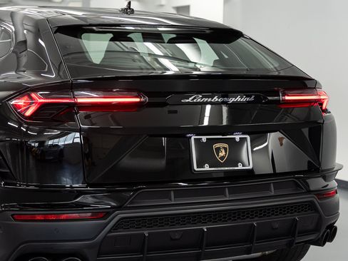 Used 2024 Lamborghini Urus S AWD/4WD image 16