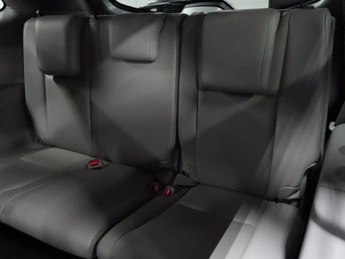 Used 2018 Toyota Highlander XLE FWD image 16