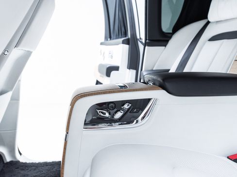 Used 2019 Rolls-Royce Cullinan AWD/4WD image 29
