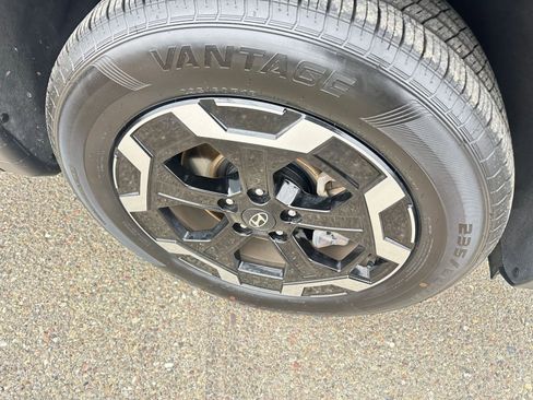 Used 2025 Hyundai Santa Fe SEL image 32