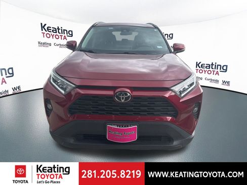 Used 2021 Toyota RAV4 XLE w/ Convenience Package image 2