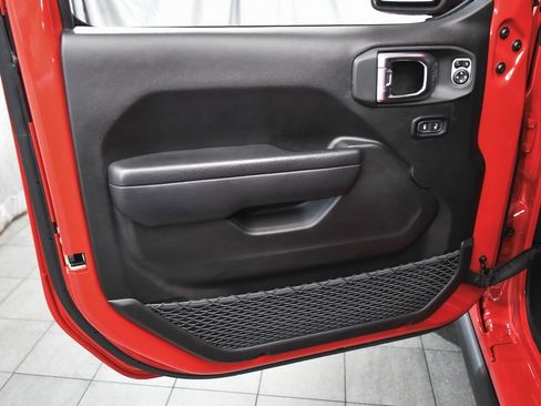 Used 2023 Jeep Wrangler Unlimited w/ 8.4" Radio Group image 9