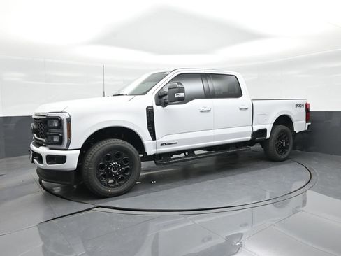 New 2026 Ford F250 Lariat w/ Black Appearance Package image 20
