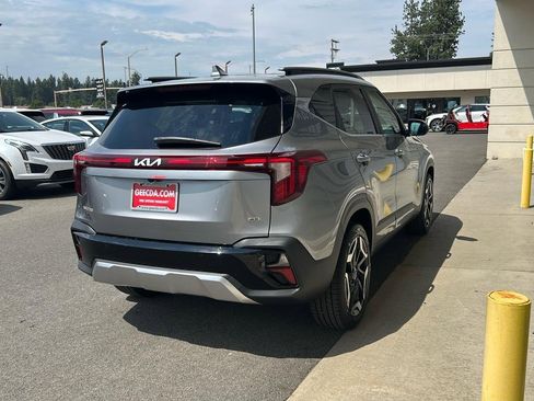 New 2026 Kia Seltos SX w/ SX Sunroof Package image 4