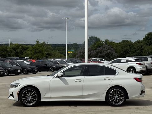 Used 2021 BMW 330i Sedan w/ Executive Package RWD image 3
