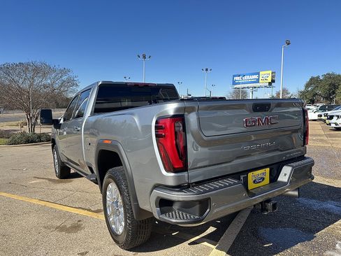 Used 2024 GMC Sierra 2500 Denali w/ Denali Reserve Package image 9