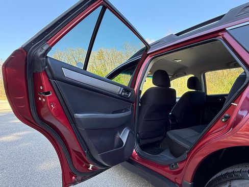 Used 2017 Subaru Outback 2.5i Premium AWD/4WD image 19