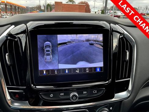 Used 2023 Chevrolet Traverse Premier image 21