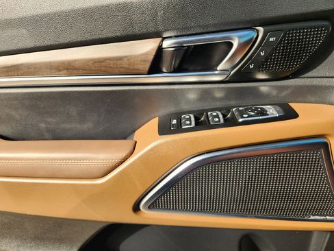 Used 2022 Kia Telluride SX w/ SX Prestige Package image 26