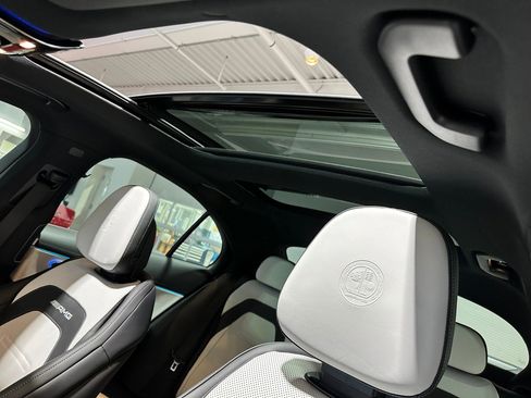 New 2026 Mercedes-Benz E 53 AMG e 4MATIC Sedan image 13