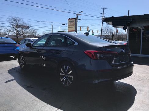 Used 2023 Honda Civic EX image 5