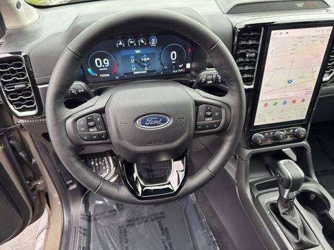 New 2025 Ford Ranger Lariat w/ FX4 Off-Road Package image 18
